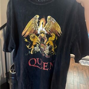 Queen Black Graphic Tee with Eagle and Lion Design